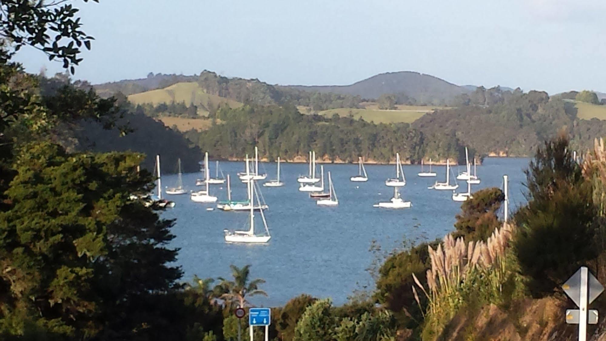 Opua Boutique Seaview Motel Exterior photo